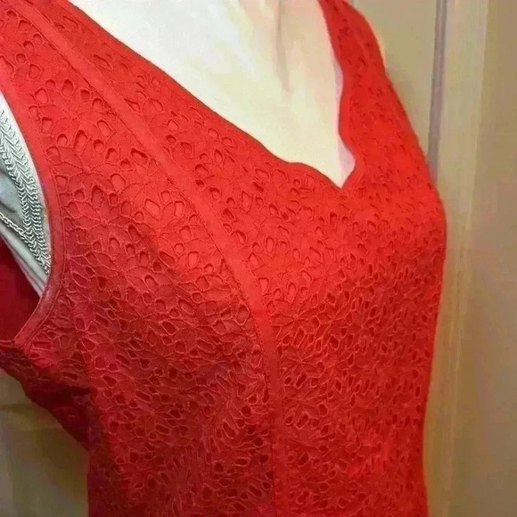 Ann Taylor Vintage Red Sleeveless Eyelete Tank Side Zip V-neck Women’s Size 10 - Picture 3 of 12